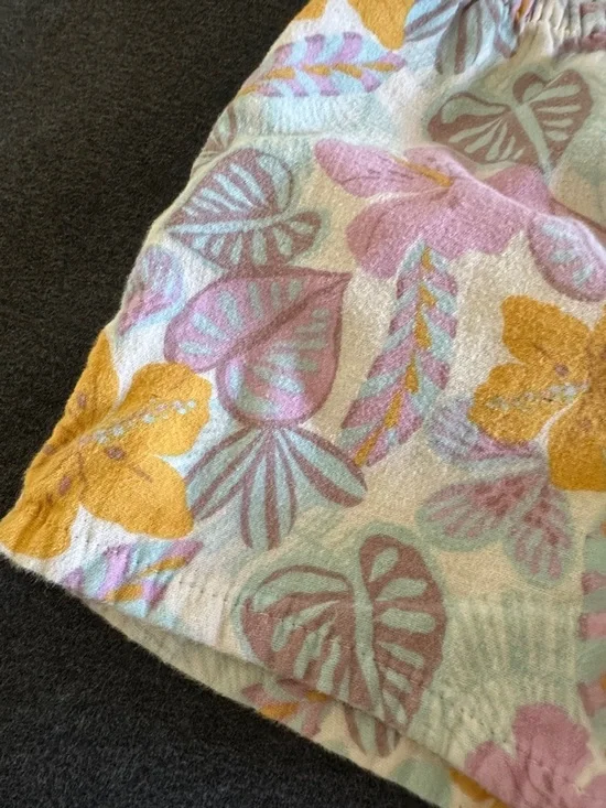 Cat & Jack Floral Kids Shorts in Hawaiian Print Cotton Blend Size 10/12 GUC - Picture 5 of 7